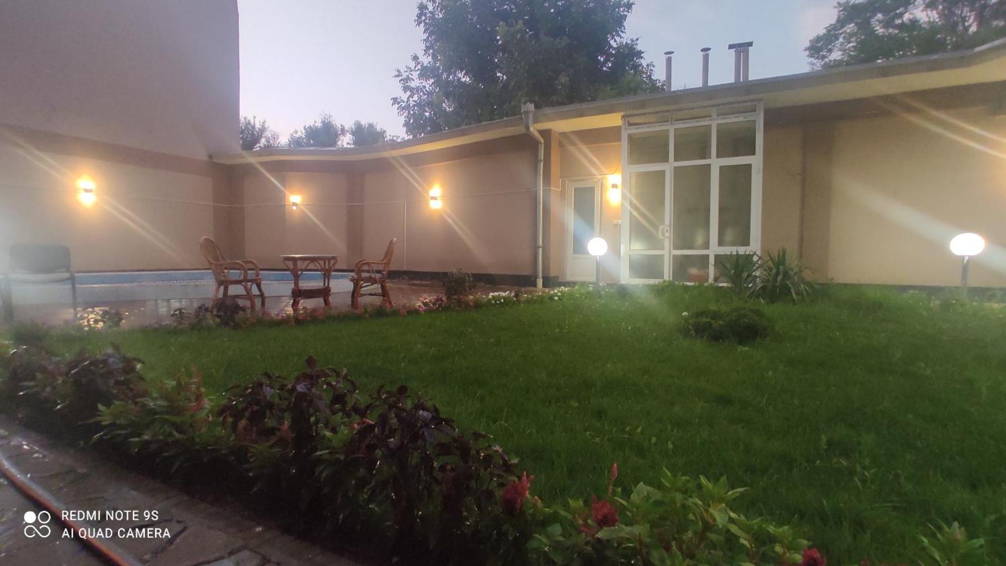 Rakat Hostel Ташкент Екстериор снимка